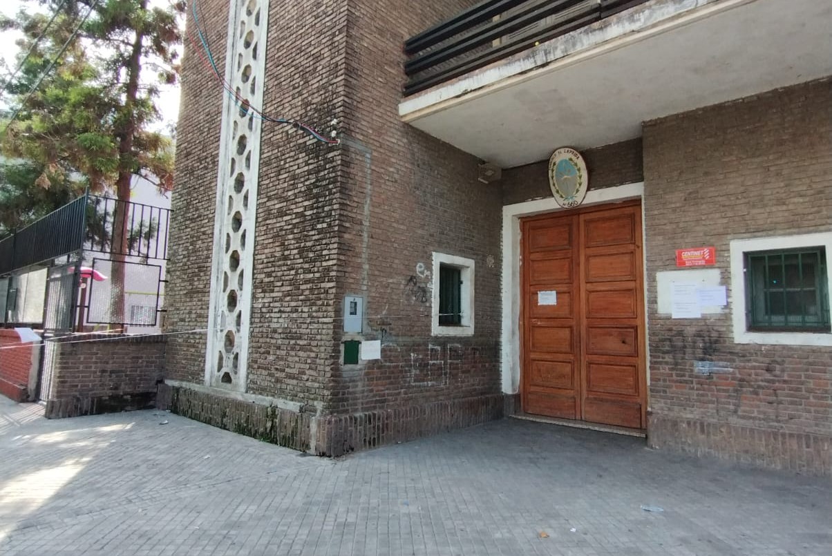 Problemas edilicios en la escuela N660: falta de luz, agua y ventilación | Rosario y la región