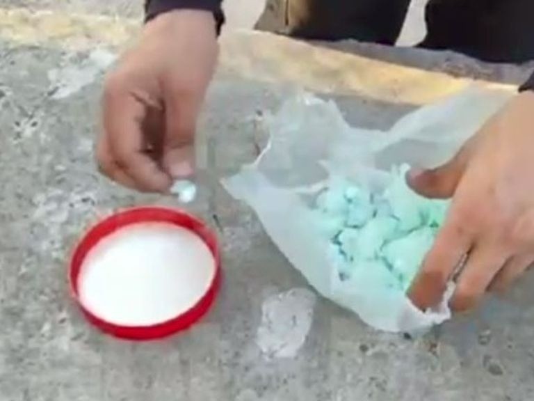 Detuvieron a tres hombres con más de 100 envoltorios con drogas en Empalme Graneros | Rosario y la región