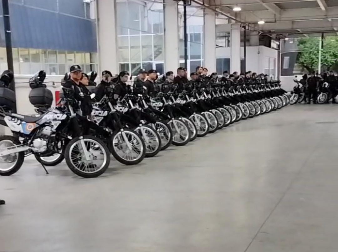 El ministro de Seguridad Pablo Cococcioni entregó 90 motos a la Brigada de la URII | Rosario y la región