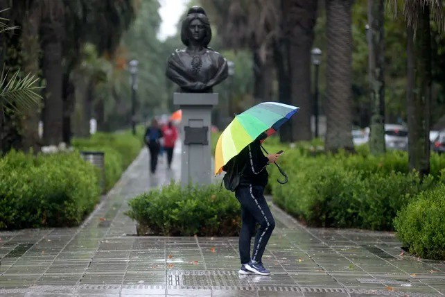 Tiempo en Rosario: lluvias aisladas y descenso abrupto de la temperatura | Rosario y la región