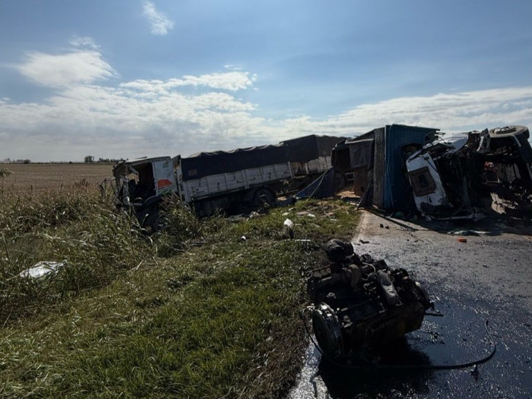Dos heridos de gravedad tras un choque frontal entre camiones en la ruta 91 | Rosario y la región