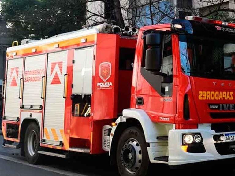 Alarma en zona norte por voraz incendio de una casa | Rosario y la región