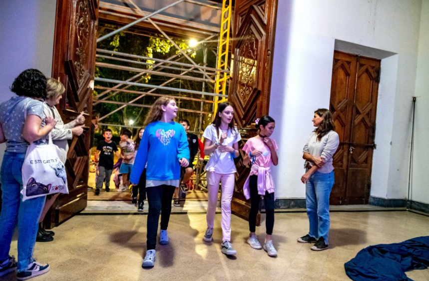 Niños y niñas vivieron una noche mágica con la edición especial de «Aventuras Nocturnas» en el Palacio de los Leones | Rosario y la región