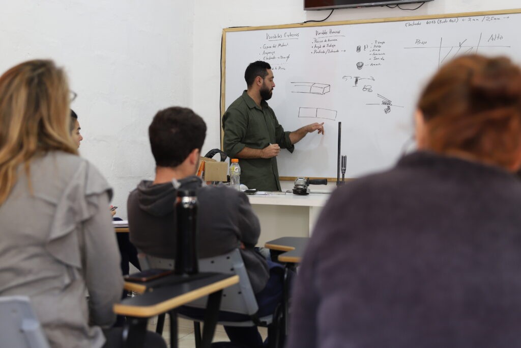 Comenzaron las inscripciones para los cursos de oficios en Centros de Emprendedores | Rosario y la región