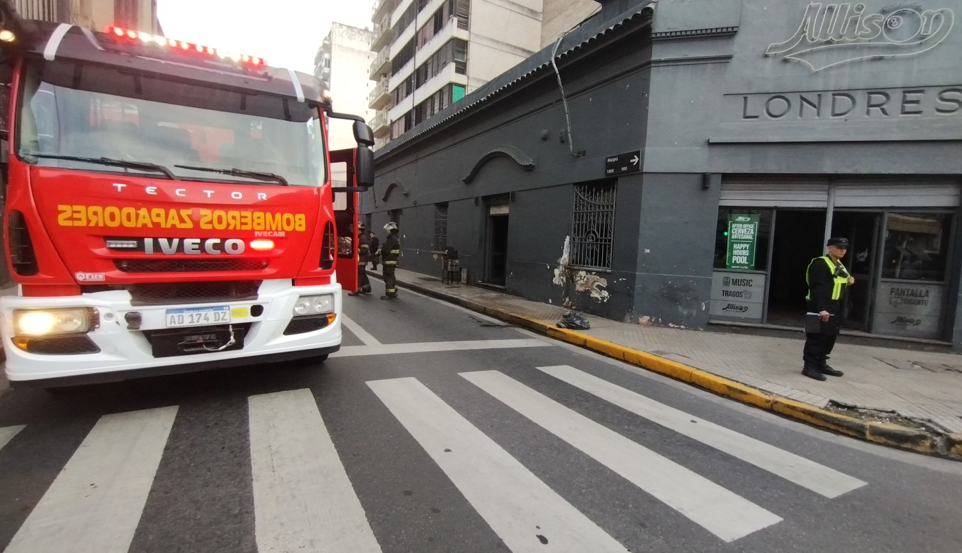 Principio de incendio en un bar ubicado en el centro de Rosario | Rosario y la región