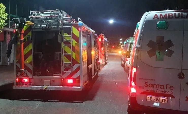 Rescataron a una persona encerrada durante un incendio | Rosario y la región