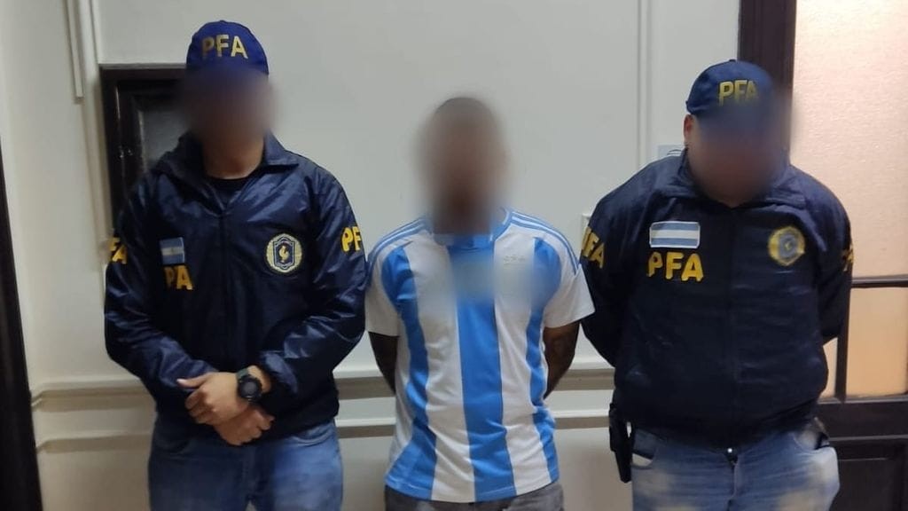 Arrestaron en Villa Manuelita a un joven vinculado con presos de Los Monos | Rosario y la región