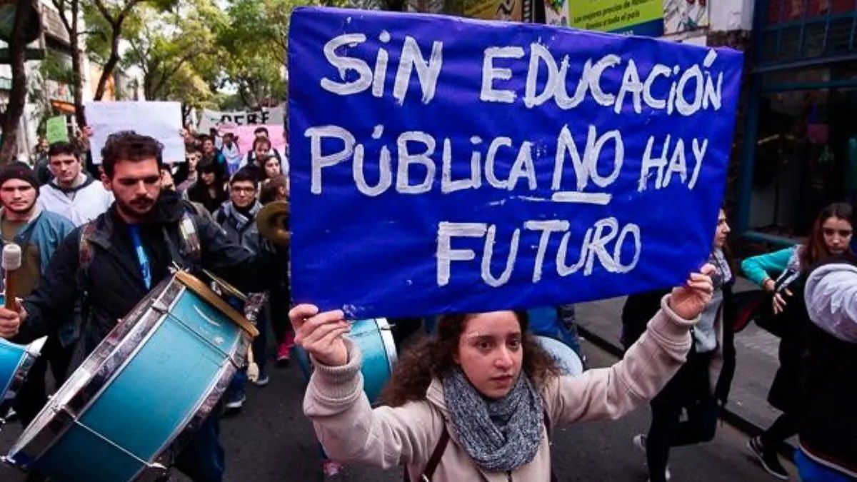 La UNR se moviliza por una ley de financiamiento con clases públicas, radio abierta y un acto central | Rosario y la región