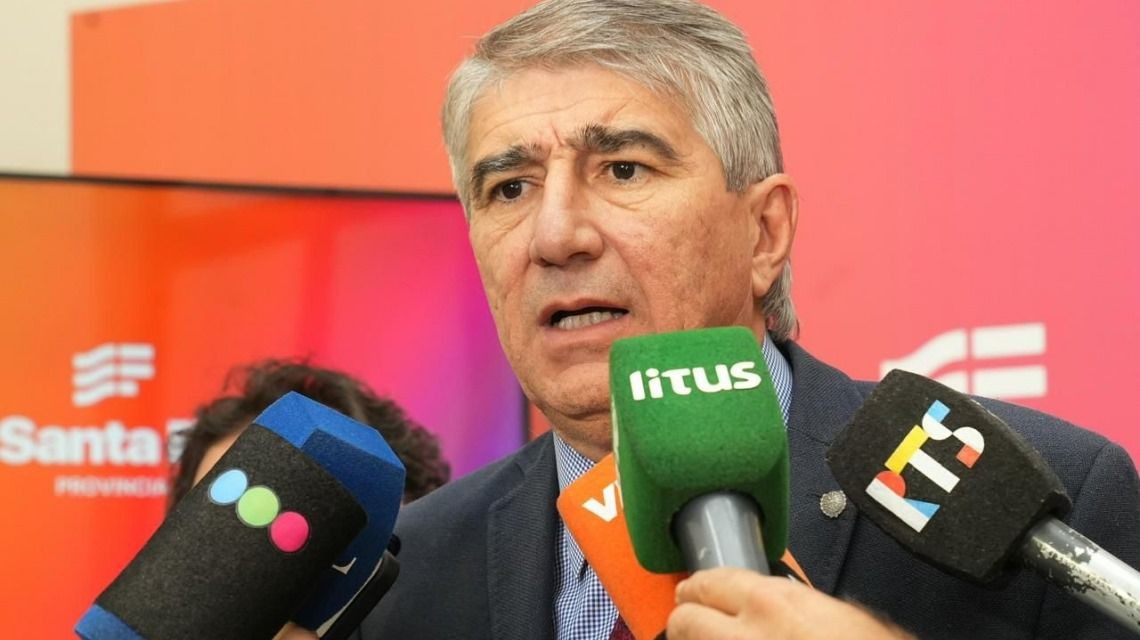 Santa Fe pagará aumentos salariales a estatales y los hará efectivos por decreto para los docentes | Rosario y la región