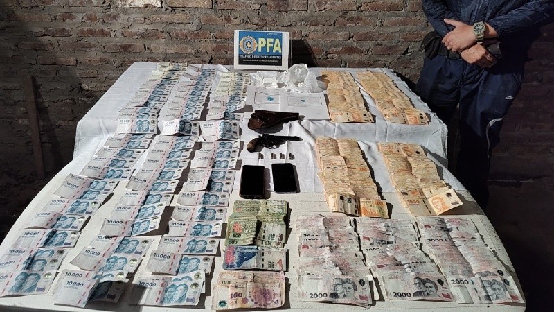 Desarticulan redes de narcomenudeo y cultivo de marihuana en Rosario y alrededores: cinco detenidos | Rosario y la región