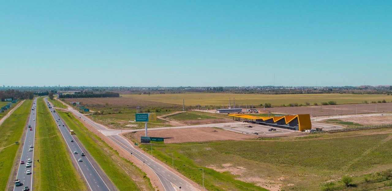 Balacera en la autopista Rosario-Córdoba: le dispararon a un conductor desde un auto | Rosario y la región