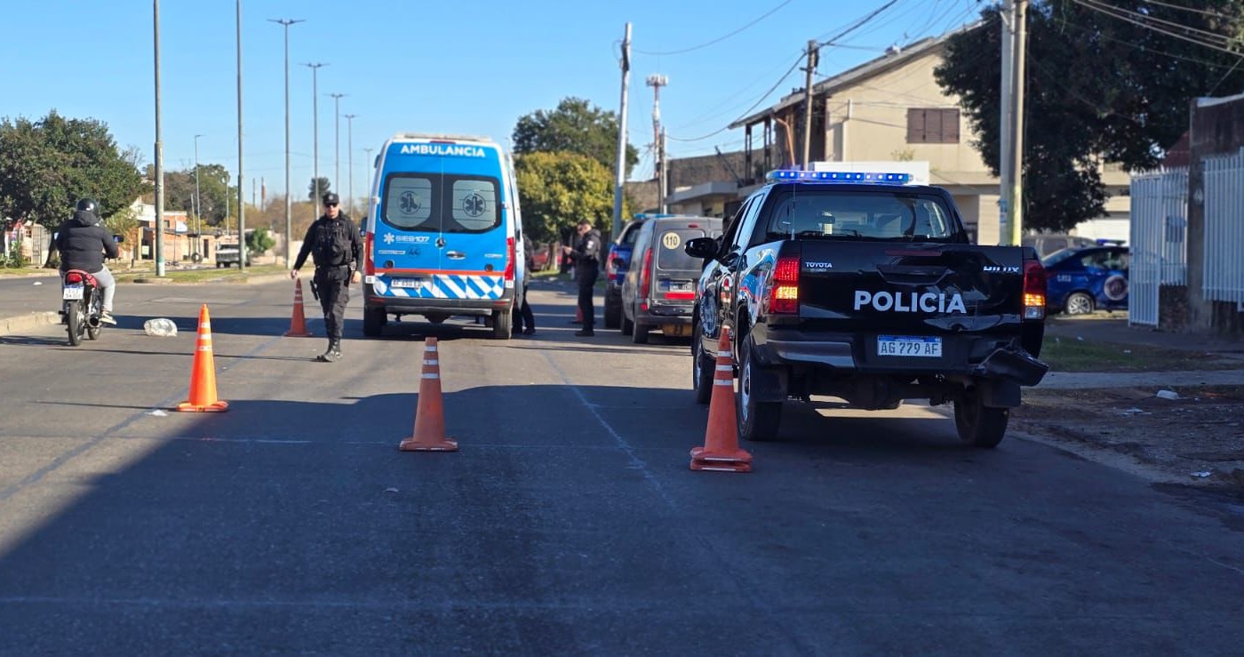 Retrocedía para estacionar y atropelló a una mujer que bajaba del colectivo | Rosario y la región