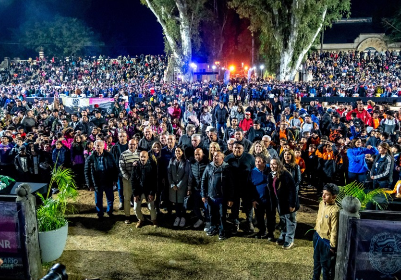 La Municipalidad distribuyó 10.000 camisetas a niños y niñas de clubes barriales | Rosario y la región