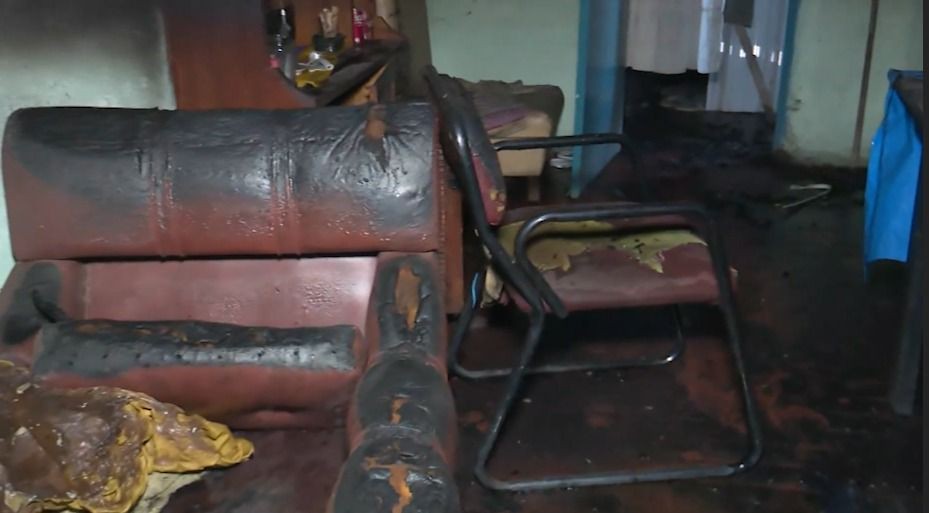 Impactante incendio en un galpón: el sereno escapó con lo puesto y perdió todo | Rosario y la región