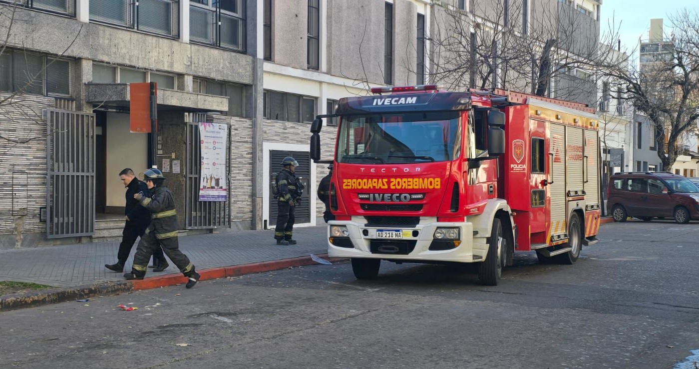 Evacuaron el colegio Madre Cabrini por un principio de incendio | Rosario y la región