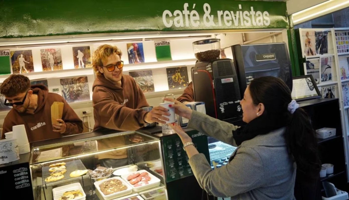 Reconversión de los puestos de diarios: podrán vender café y productos de panificación | Rosario y la región
