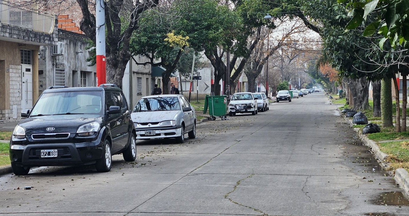 Robaron el techo solar de un auto estacionado en un taller mecánico | Rosario y la región
