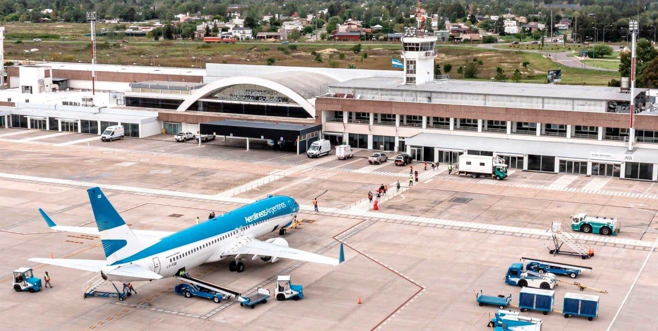 El Aeropuerto de Rosario cerrará su pista principal durante 10 horas | Rosario y la región