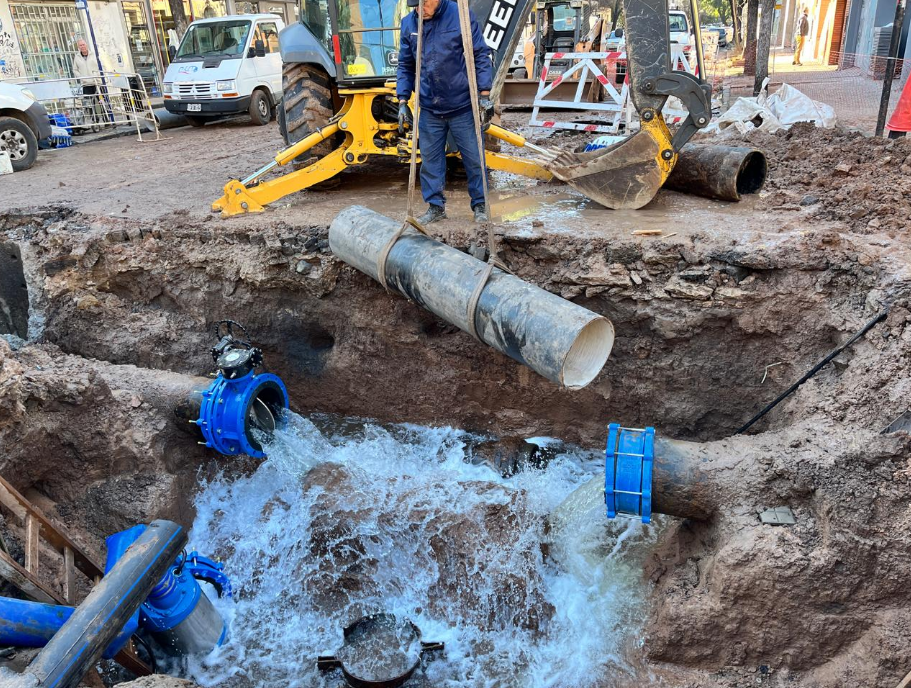 Aguas Santafesinas detuvo la planta de Arroyito por rotura en cañería histórica | Rosario y la región
