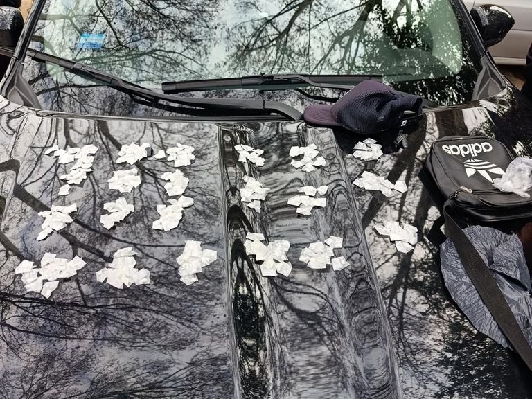 Cayeron con casi 200 dosis de cocaína tras intentar evadir un control policial en zona oeste | Rosario y la región