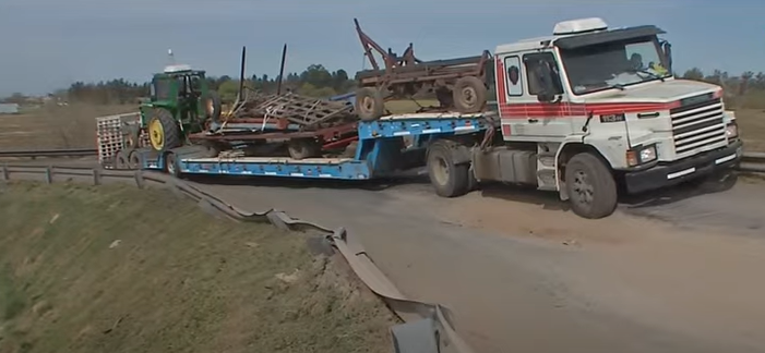 Preocupa el cruce de la ruta 33 y la A012: camioneros denuncian un pozo de grandes dimensiones | Rosario y la región