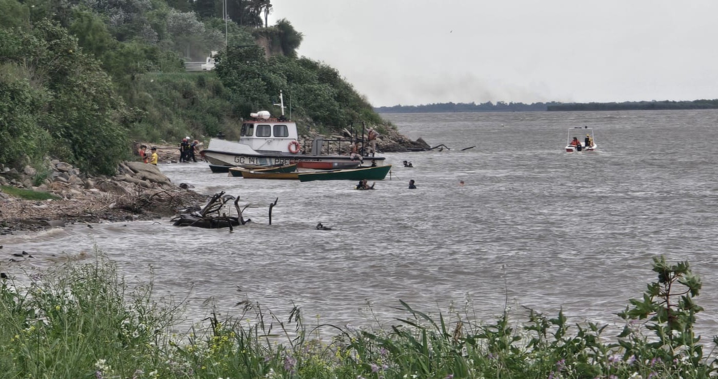 Continúa la búsqueda del adolescente que cayó al Río Paraná en San Lorenzo | Rosario y la región