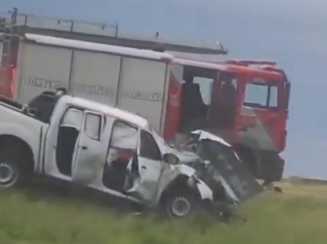 Fatal accidente en la autopista Rosario–Córdoba: un hombre murió tras chocar una camioneta con un camión cerca de Carcarañá | Rosario y la región