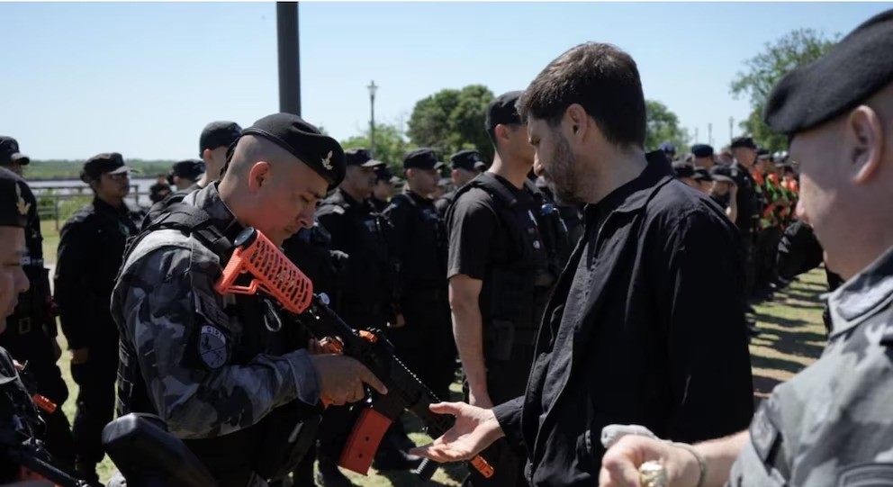 Presentaron en Rosario nuevas armas de baja letalidad para la policía | Rosario y la región