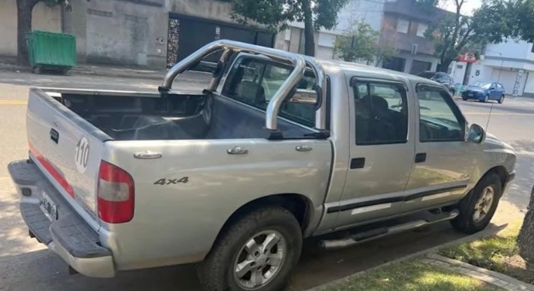 Le robaron la camioneta mientras disfrutaban de Colectividades | Rosario y la región