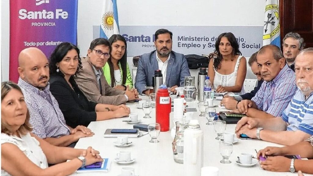 La provincia ratifica que descontará el día a los docentes que hagan paro el lunes | Rosario y la región