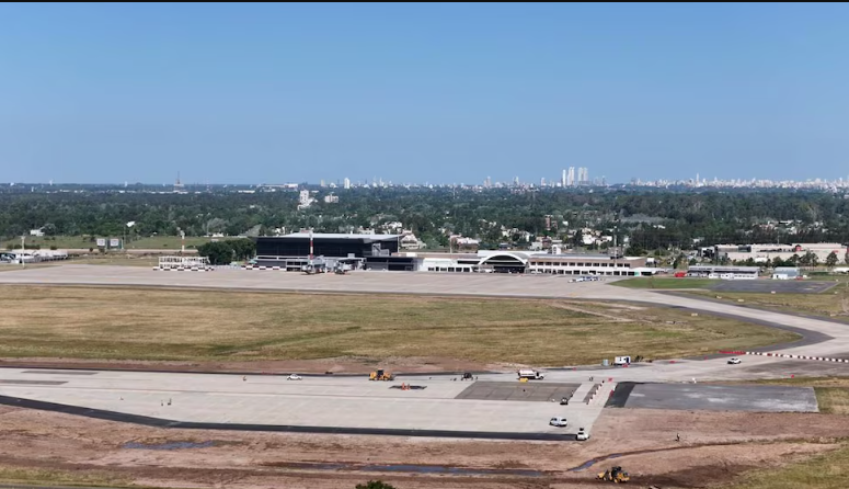 Primer vuelo comercial Rosario-Panamá marca la reapertura del aeropuerto | Rosario y la región
