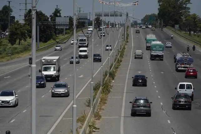 Un motociclista murió tras ser embestido por un camión en Circunvalación | Rosario y la región