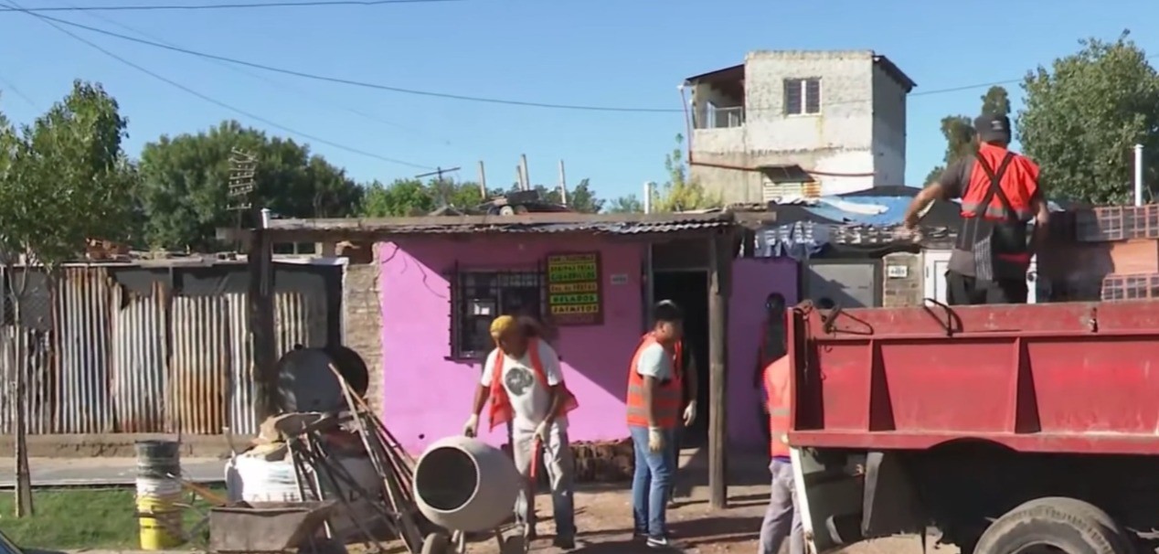 El municipio brindó ayuda a la familia que perdió el techo de su casa durante el temporal | Rosario y la región