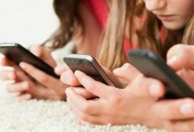 Francia planea prohibir las redes sociales a menores de 15 años | Internacionales