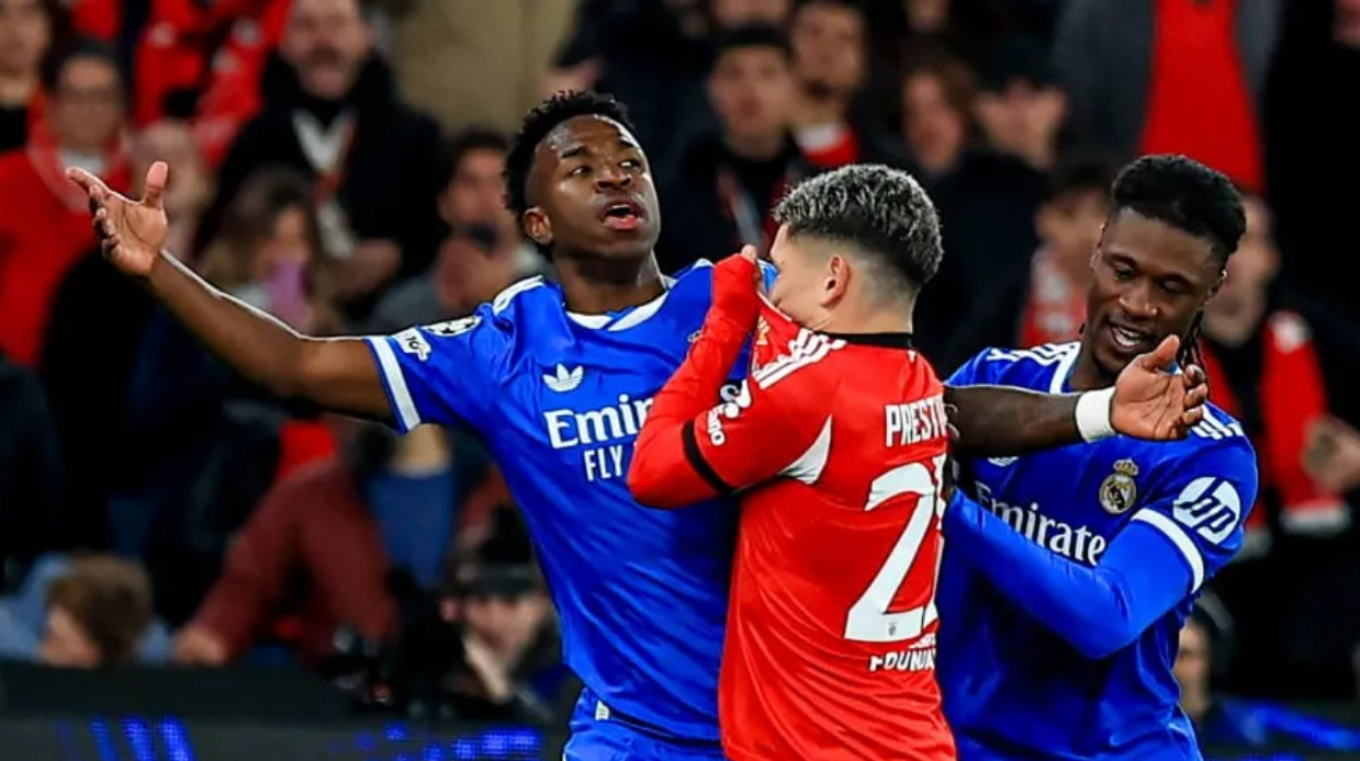 El argentino Prestianni, suspendido por la UEFA por supuestos insultos racistas a Vinicius | Deportes