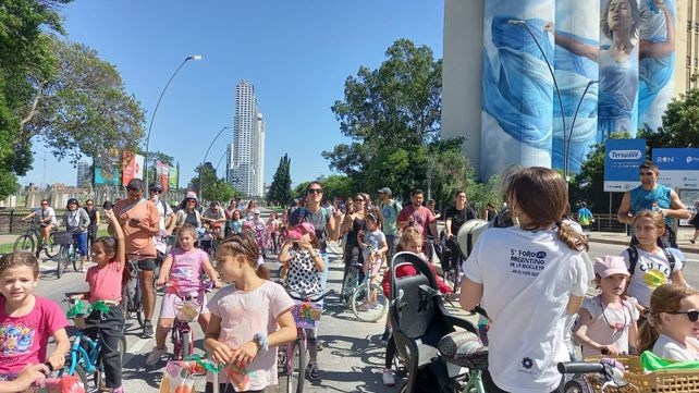 Rosario se prepara para el Día Internacional de la Mujer con bicicleteada de niñas | Rosario y la región