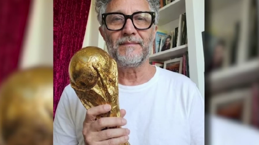 Maxi, el escultor que le regaló la Copa del Mundo a Fito Páez