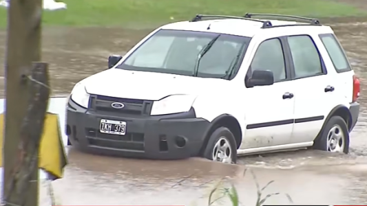 Fuerte temporal en la región: cayeron más de 100 mm de agua en el córdon industrial