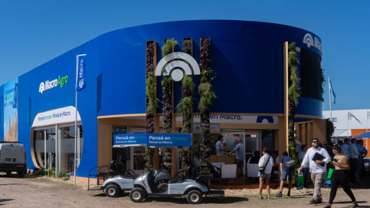 Macro Agro hace historia: por primera vez una entidad financiera adquiere el primer lote de soja en la Bolsa de Comercio de Rosario