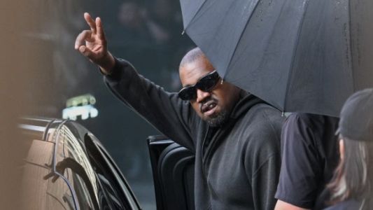Reino Unido prohíbe la entrada a Kanye West tras comentarios antisemitas y cancela su participación en el Wireless Festival