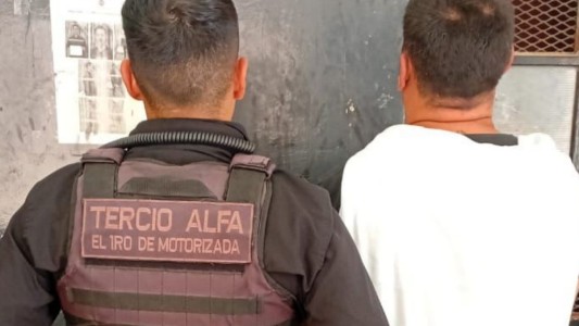 Dos detenidos por intentar sobornar a policías en un procedimiento de identificación en el centro