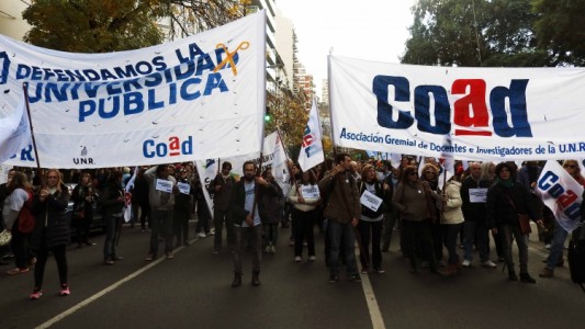 Docentes de la UNR vuelven al paro este jueves y viernes