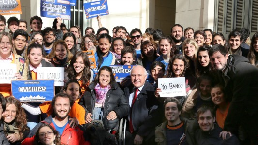 La Provincia lanzó un programa de becas para alumnos que vivan a más de 40 kilómetros de un centro de estudio
