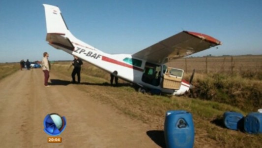 Encontraron una avioneta siniestrada y sin ocupantes en un camino rural de Los Cardos
