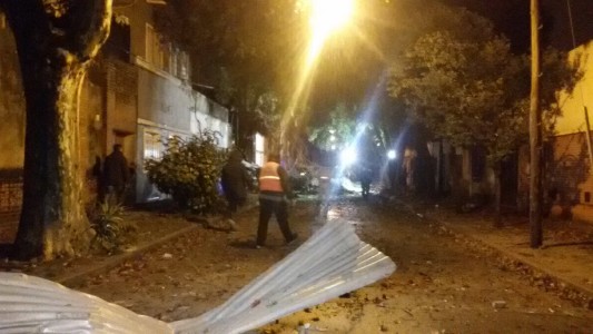 Alem al 2900: explotaron dos calderas en un laboratorio y hay cinco personas heridas