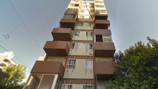 Una joven cayó de un séptimo piso y se encuentra internada en el Heca