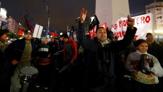 Miles de manifestantes en distintos puntos del país protestaron contra los tarifazos