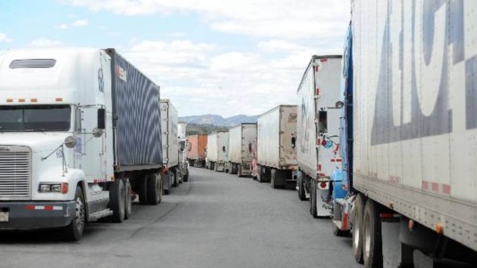 Paro de transportistas de cereales: unos 180.000 camiones en todo el país están afectados por la medida de fuerza