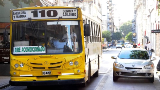 Apedrearon un colectivo de la línea 110 y lastimaron a una nena de 7 años