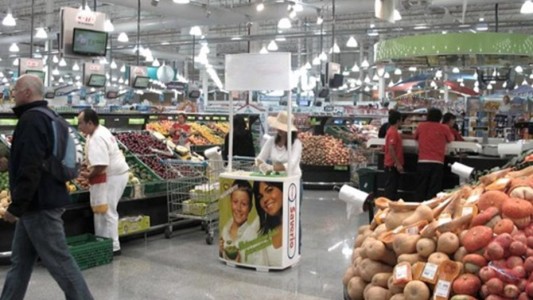 El Gobierno reclamó el esfuerzo de los supermercados para contener la inflación